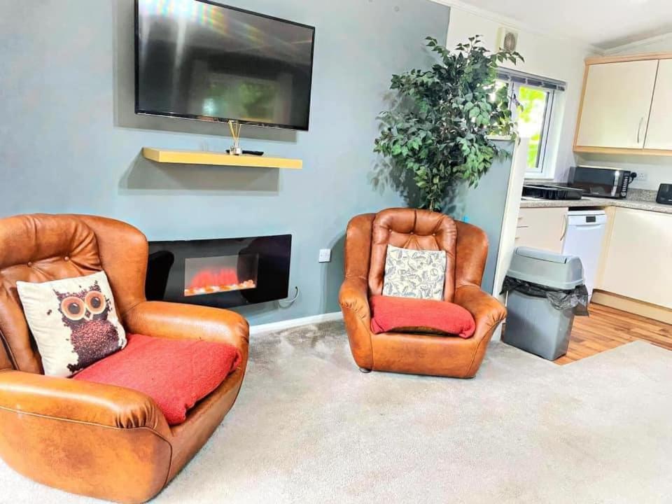 Woodland View -Hot Tub-Tenby-Carmarthen-Сейнт Клиърс Екстериор снимка