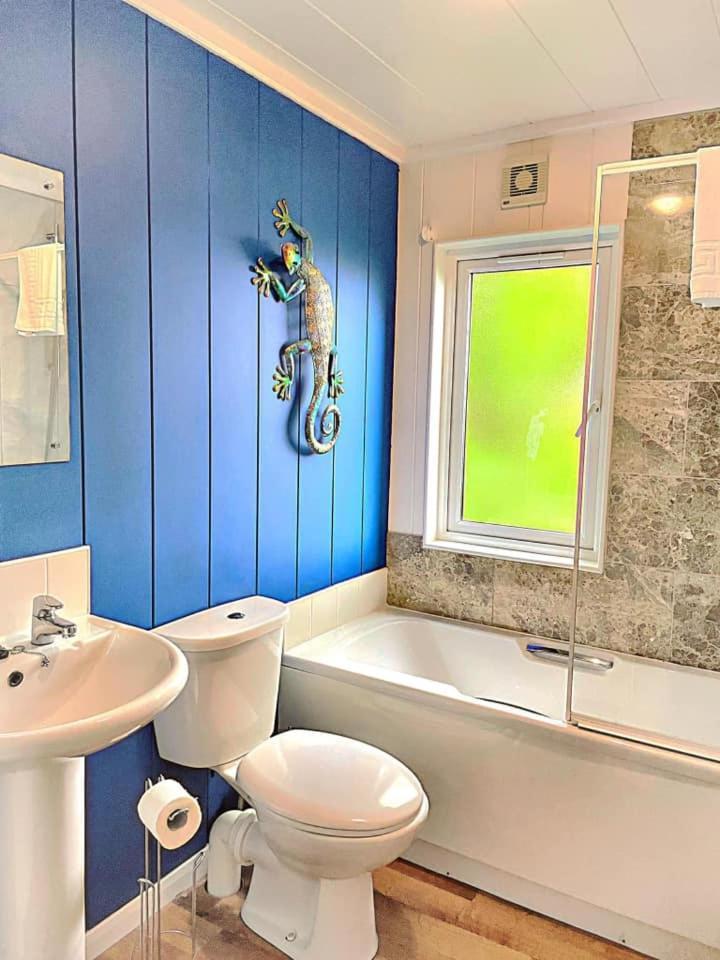 Woodland View -Hot Tub-Tenby-Carmarthen-Сейнт Клиърс Екстериор снимка